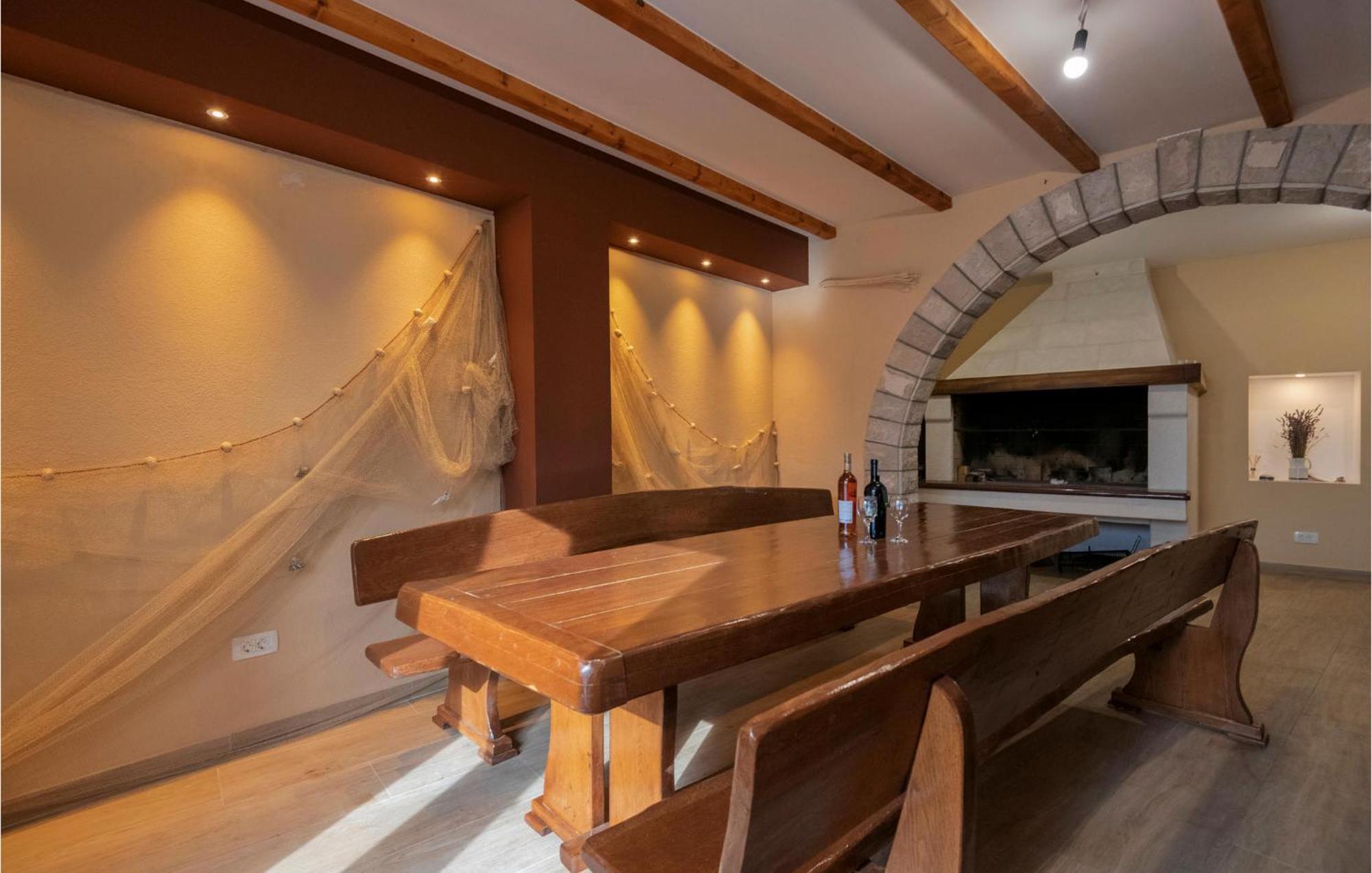 Amazing Apartment In Medici With Kitchen Kutlesa Exterior photo