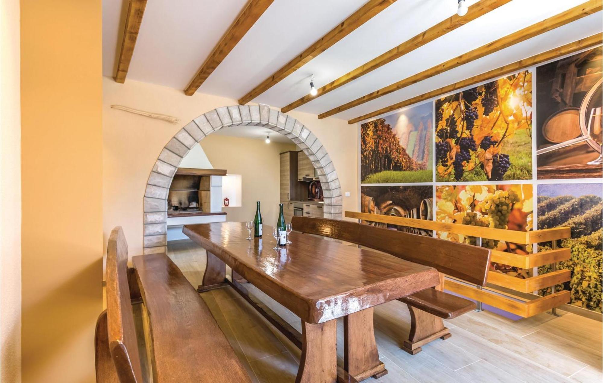 Amazing Apartment In Medici With Kitchen Kutlesa Exterior photo